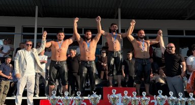 Kocaeli Kağıtspor, Bükreş'te minderi salladı