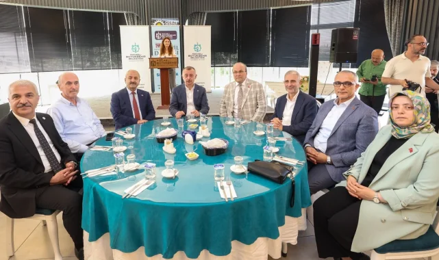 Kocaeli'de galericiler, site taleplerini Başkan Büyükakın'a iletti