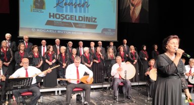 Kocaeli'de Saygınlar Korosu gönülleri mest etti