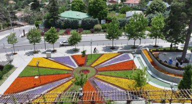 Konya çiçekleriyle göz kamaştırıyor