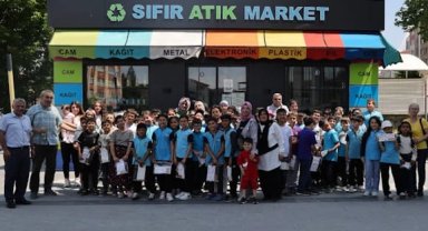 Kütahyalı öğrencilerden Sıfır Atık Market'e örnek katkı
