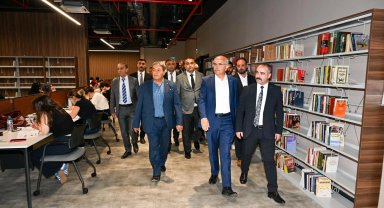 Malatya'da Başkan Er, öğrencilere yemek dağıttı