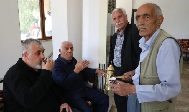 Mardinli Veysi Usta 64 yıldır acıyı tatlıyı mırra ile paylaşıyor