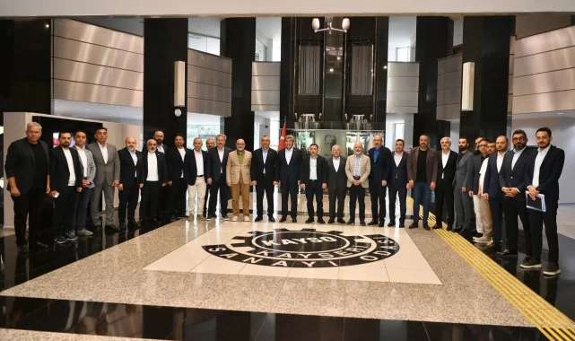 Memduh Büyükkılıç KAYSO toplantısına katıldı