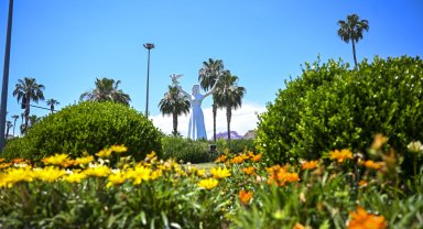 Mersin'de kent estetiğine yaz dokunuşu