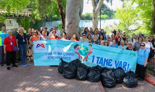 Mersin'de vatandaşlar çevre temizliği yaptı