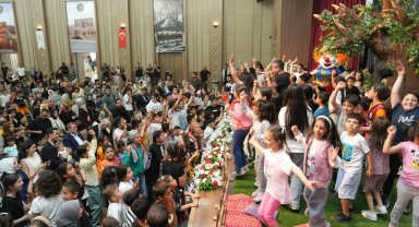 Midyat Belediyesi'nden "masal ağacı etkinliği"