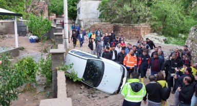 Niğde Gümüşler'de sel felaketi: 1 ölü, 5 yaralı! Hasar tespitler sürüyor