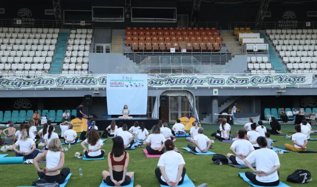 Sağlıklı yaşlanma için yoga yaptılar