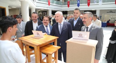 Sakarya'da ahşaptan hayata genç yetenekler ödüllendirildi