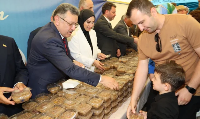 Trabzon'da 3 bin kişiye aşure ikramı