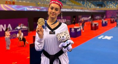Trabzonlu taekwondocu Aybike Futtu Kazakistan'da altın madalya kazandı