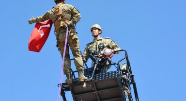 Türk Kara Kuvvetleri'nin 2235'inci kuruluş yılı 4'üncü Komando Tugayı'nda kutlandı
