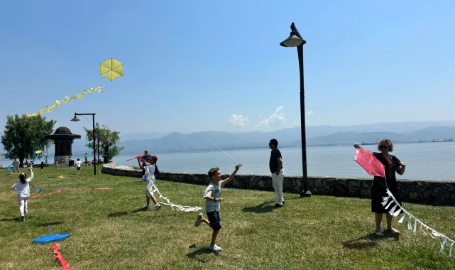 Uçurtmalar Kocaeli'den barışa uçtu