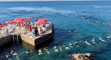 Akdeniz'de güne hareketli başlangıç