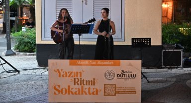 Akustik Yaz Akşamları ile müziğin ritmi Manisa'da