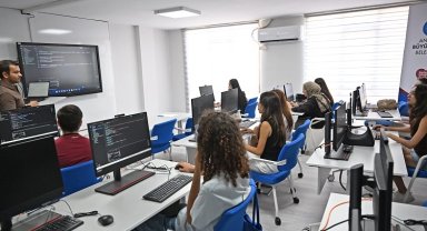 Antalya Dijital Gençlik Merkezi (DİGEM) açıldı