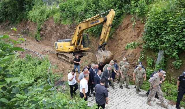 Artvin Valisi Ergün, Gürcistan sınırındaki Kemalpaşa'da incelemelerde bulundu