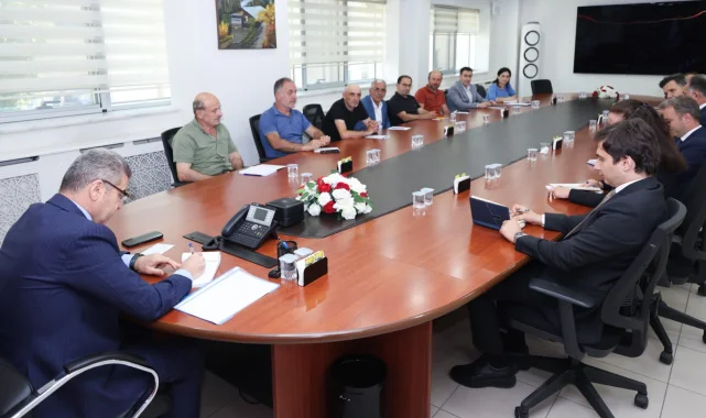 Artvin'de Vali Ergün muhtarları dinledi