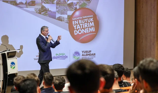Başkan Alemdar Sakaryalı gençlerle AKM'de buluştu