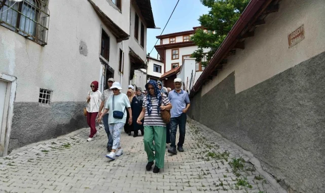 Başkentliler Ankara'yı ücretsiz 'Kent Gezileri'yle keşfediyor