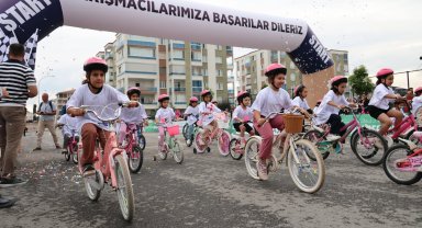 Bisiklet yarışı nefes kesti