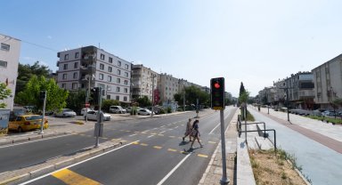 Buca'nın ana arterleri teker teker yenileniyor