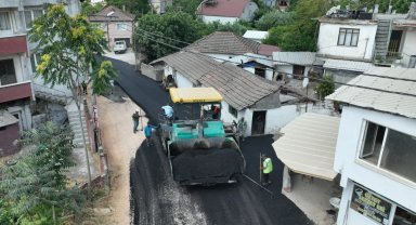 Bursa Karacabey'in Yenikaraağaç Mahallesi'nde yollar yenileniyor