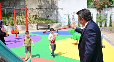 Bursa Yıldırım'da parklara yaz bakımı