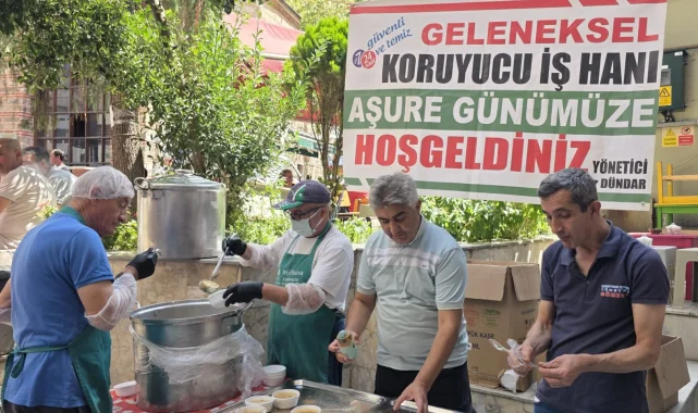 Bursa'da tarihi Koruyucu İşhanı'nda dev aşure buluşması