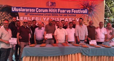 Çorum'da leblebi yarışması renkli geçti