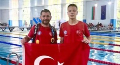 Denizli Büyükşehir Belediyesporlu yüzücüler altın madalyaları topladı