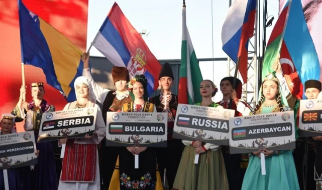 Dünya dansları Balıkesir sahnesinde