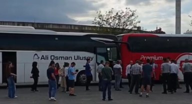 Düzce Otogarı'nda iki yolcu otobüsü çarpıştı