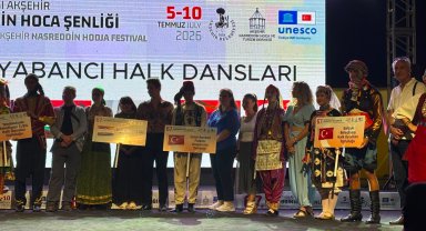 Efes Selçuk Halk Oyunları ekibinden muhteşem performans