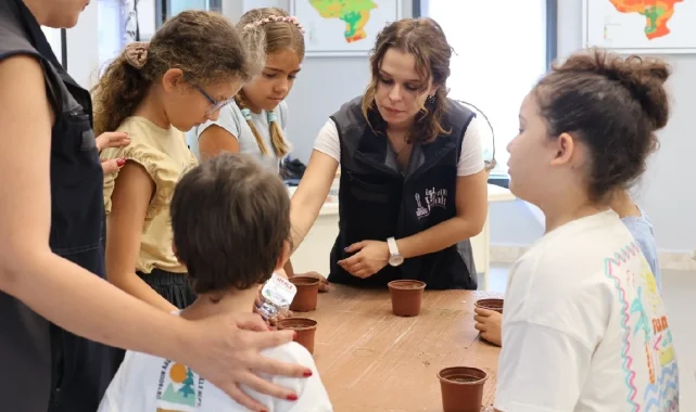 Efes Tarlası Yaşam Köyü'nde çocuklar toprakla buluştu