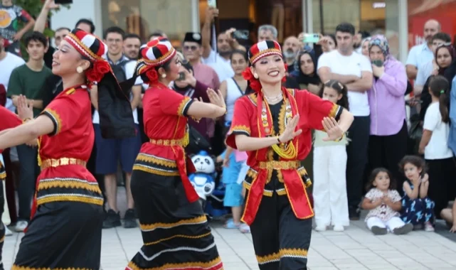 Festival coşkusu Bursa İnegöl'ün dört bir yanını sardı