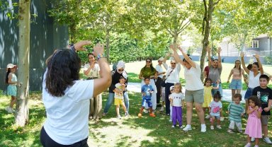 İstanbul Beylikdüzü'nde anne ve çocuklar tatil arasında