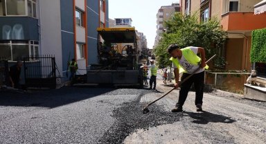 İstanbul Maltepe'de asfalt hamlesiyle yollar yenileniyor