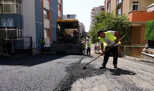 İstanbul Maltepe'de asfalt hamlesiyle yollar yenileniyor