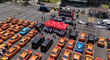 İstanbul'da 253 taksilik 'Demokrasi Konvoyu'