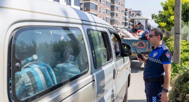 İzmir Büyükşehir'den tarım işçisi servislerine sıkı denetim