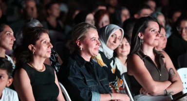 İzmir Çiğli'de açık havada sinema keyfi