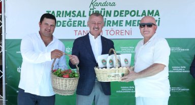Kandıralı çiftçinin deposu Kocaeli Büyükşehir'den