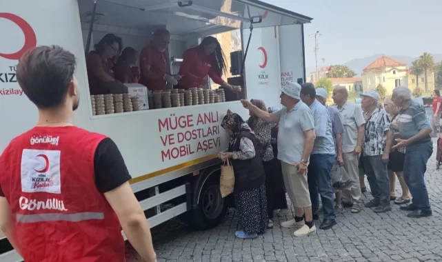 Kızılay Bornova'dan 2 bin kişilik aşure ikramı