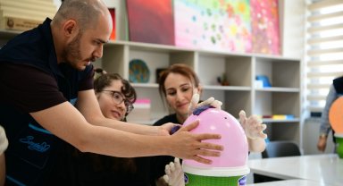 Kocaeli Çayırova'da engelsiz yürekler yaz okulunda buluşuyor