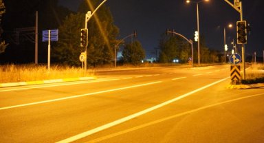 Kocaeli İzmit'te yol çizgileri yenileniyor