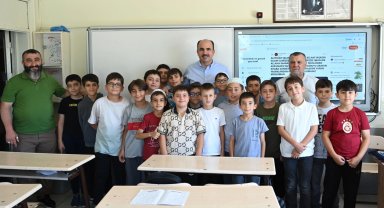 Konya'da Başkan Altay hafızlık eğitimi alan kursiyerlerle buluştu