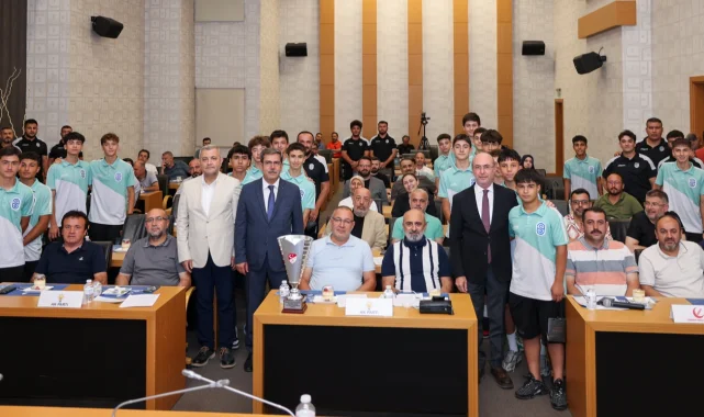 Konya'da Başkan Pekyatırmacı'dan şampiyon sporculara tebrik