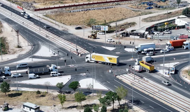 Konya'da tramvay hattı güzergahında altyapı yenilemesi